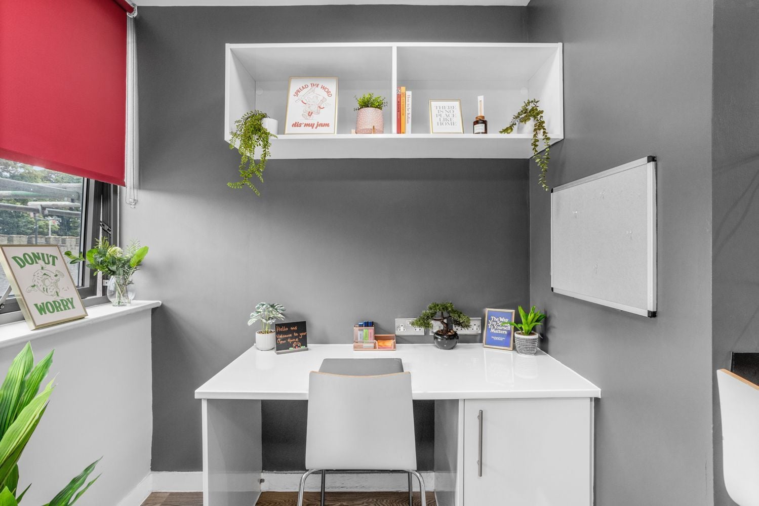 Classic Smaller 2 Bed Apartment - Shared Bathroom - room